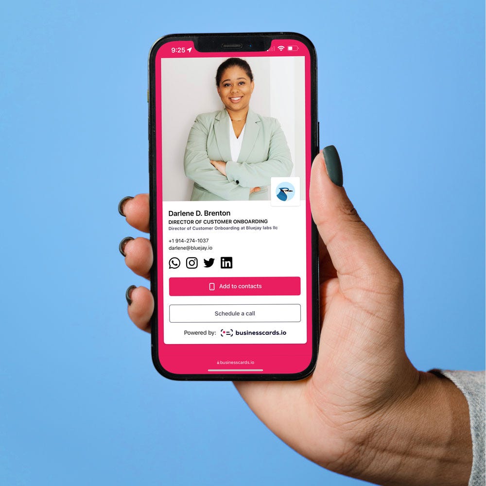 Personnalisez votre image en ligne avec plus de 16 modèles de vCard personnalisés